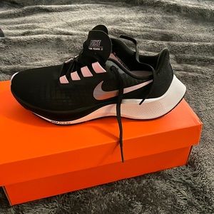 Nike women’s size 5.5